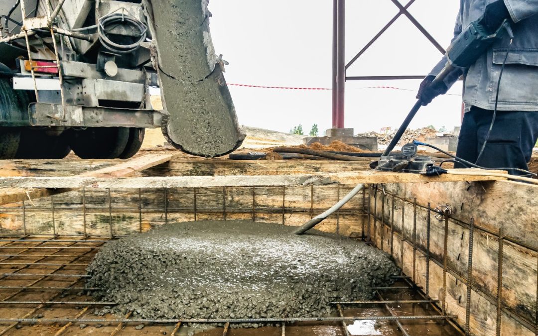 Colocación de concreto con equipo de bombeo profesional